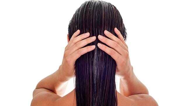 Here are a few common mistakes you are making with wet hair that is  damaging your tresses-Living News , Firstpost