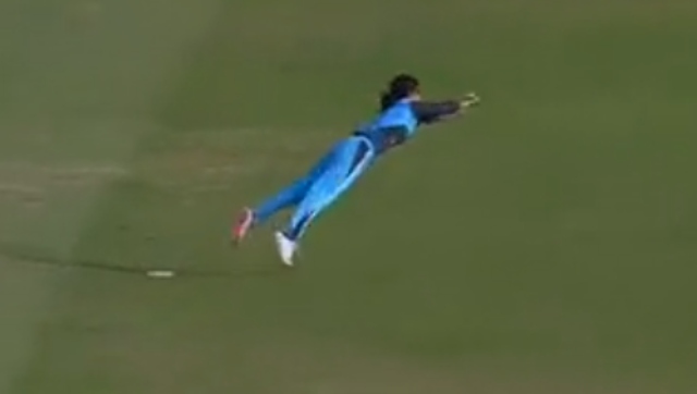 Watch: Harmanpreet Kaur pulls off stunning one-handed catch against Velocity in Women's T20 Challenge Watch: Harmanpreet Kaur pulls off stunning one-handed catch against Velocity in Women's T20 Challenge