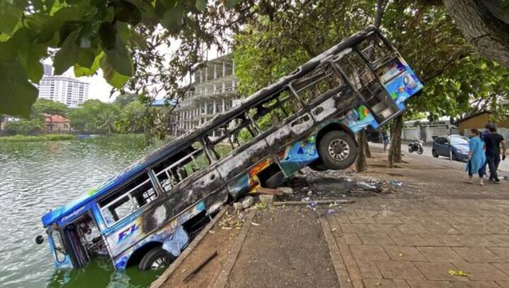 Nightmare of Sri Lankan streets: Museum destroyed, dozens dunked in lakes, hospital blocked