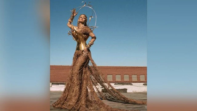 Why Natasha Poonawalla's opulent saree look at the 2022 Met Gala is a clear winner Why Natasha Poonawalla's opulent saree look at the 2022 Met Gala is a clear winner