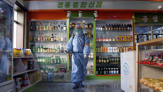 North Korea reports 820,620 COVID-19 cases in three days, 15 more deaths from 'fever' North Korea reports 820,620 COVID-19 cases in three days, 15 more deaths from 'fever'
