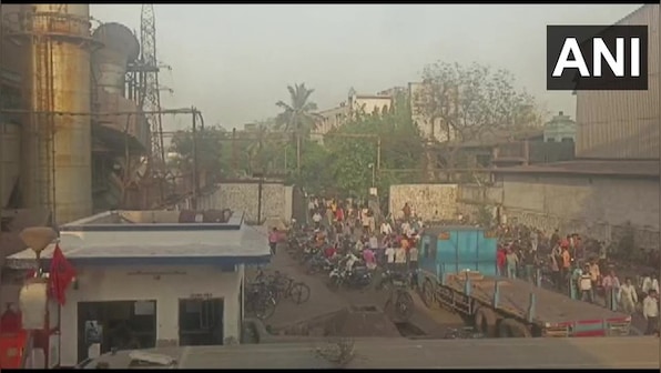 Maharashtra: 19 cops injured, 12 vehicles damaged in mob attack in steel factory; 27 held