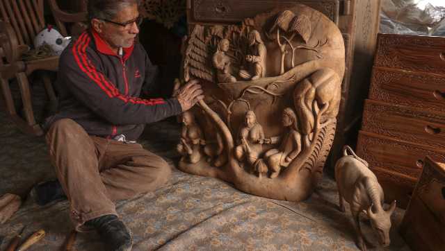 For deaf and mute Mohammad Yousuf Muran in Kashmir, the dying art of woodcraft remains his voice For deaf and mute Mohammad Yousuf Muran in Kashmir, the dying art of woodcraft remains his voice
