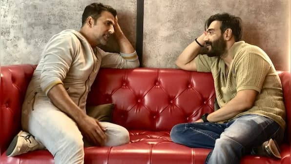 'Will always be there...for you': Ajay Devgn extols Akshay Kumar for completing 30 years in Bollywood