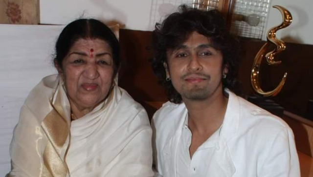 Sonu Nigam reveals why Lata Mangeshkar performed barefoot at Royal Albert Hall Sonu Nigam reveals why Lata Mangeshkar performed barefoot at Royal Albert Hall