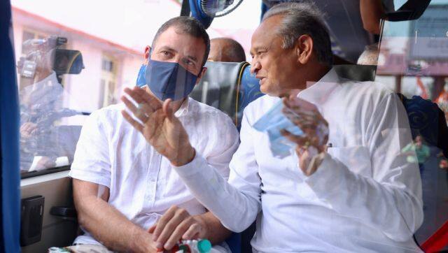 Senior Congress leader Rahul Gandhi and Rajasthan Chief Minister Ashok Gehlot on their way to the Chintan Shivir. Image courtesy: @INCIndia/Twitter