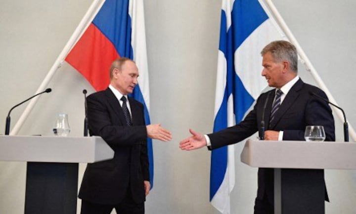 'Avoiding tensions': President of Finland informs Putin about NATO membership bid