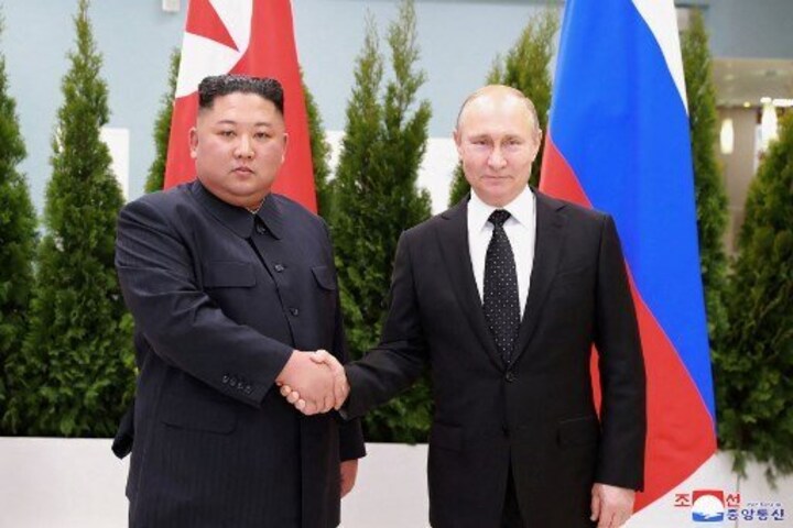 US targets North Korea missiles with sanctions on Russian banks