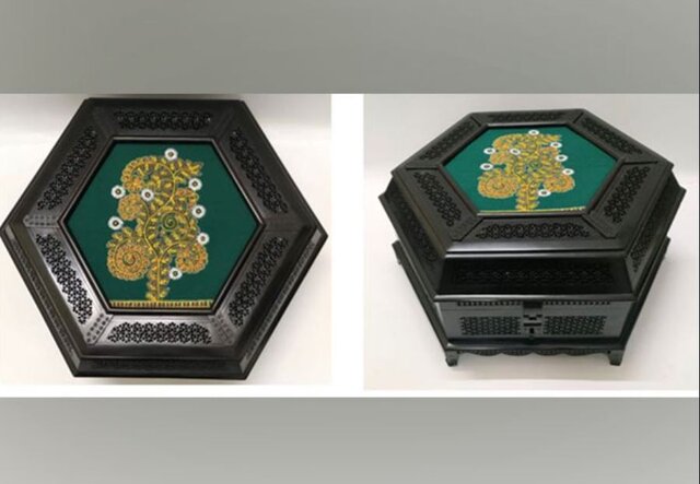 PM Modi gifts hand-carved box with Rogan painting to Japanese counterpart Kishida Firstpost PM Modi gifts hand-carved box with Rogan painting to Japanese counterpart Kishida Firstpost