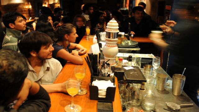 Centre bars hotels, restaurants from imposing service charge: What this means for patrons Centre bars hotels, restaurants from imposing service charge: What this means for patrons