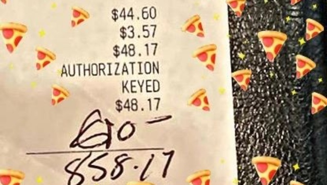 'I'm going to pаss out': US waitress receives $810 tip, most in her 20-year restaurant career 'I'm going to pаss out': US waitress receives $810 tip, most in her 20-year restaurant career