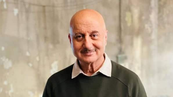 Anupam Kher asks fans to suggest a title for his 525th project