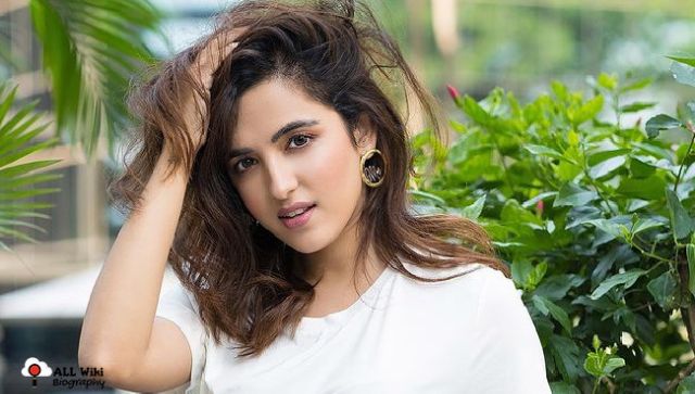 Five lesser known facts about the Bollywood debutant Shirley Setia Five lesser known facts about the Bollywood debutant Shirley Setia