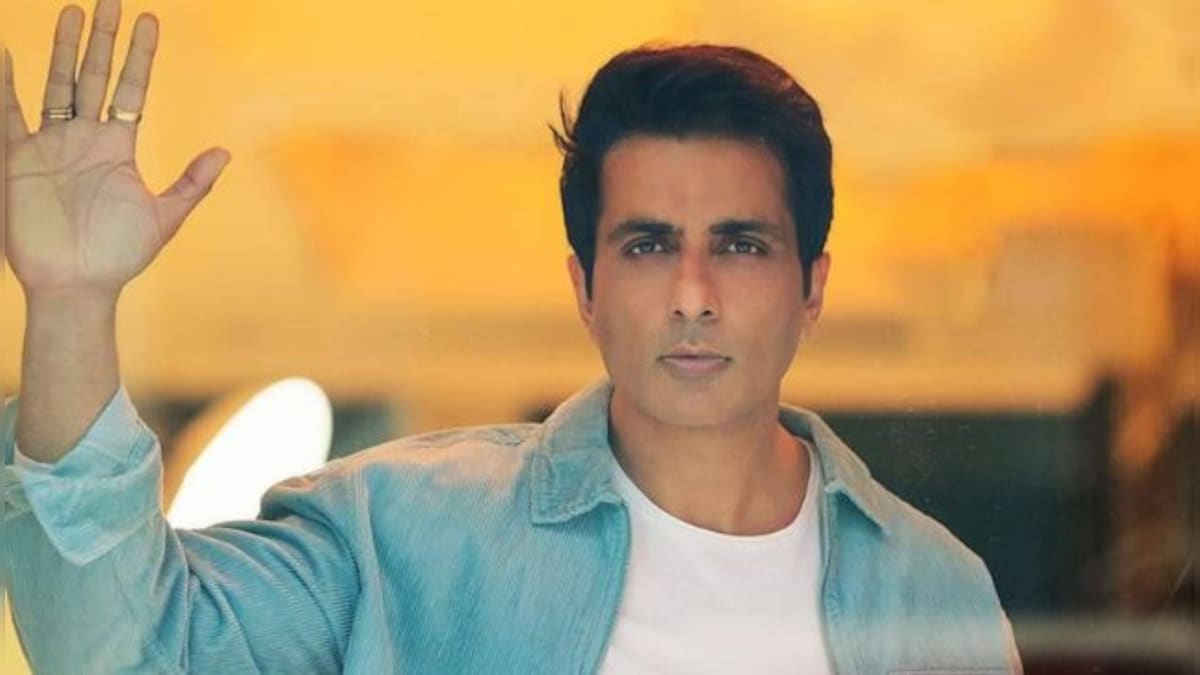 Watch: Fan paints Sonu Sood’s portrait while being blindfolded; here's how actor reacted