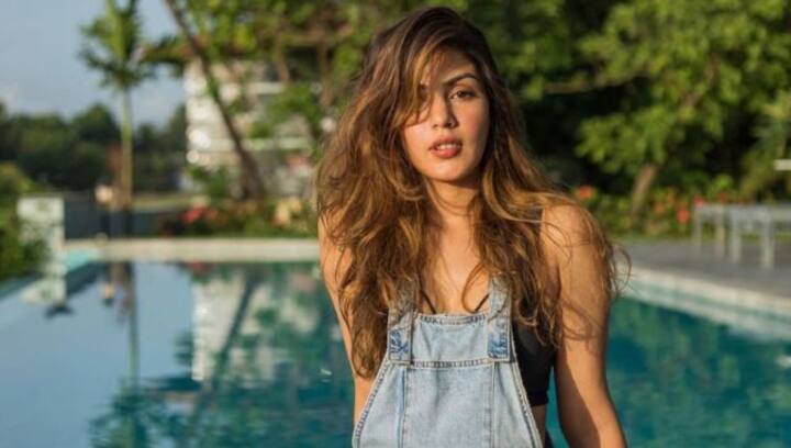 Rhea Chakraborty looks fresh in her latest sunkissed picture