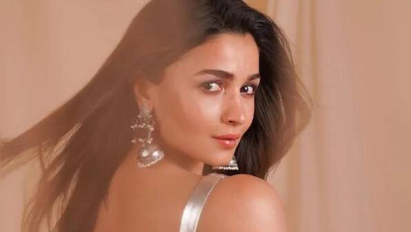 Alia Bhatt slams reports of pregnancy affecting work commitments