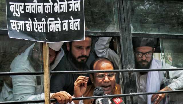 Delhi: 30, including women, arrested after protest outside police station over FIR against AIMIM's Asaduddin Owaisi Delhi: 30, including women, arrested after protest outside police station over FIR against AIMIM's Asaduddin Owaisi