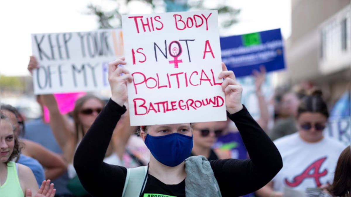 Watch: US medical students walk out of induction ceremony after anti-abortion keynote speaker takes stage