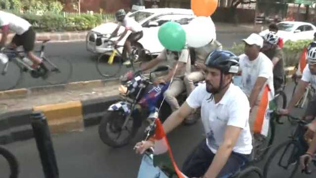 WATCH: On World Bicycle Day 2022, Anurag Thakur launches nationwide cycle rallies programme in Delhi WATCH: On World Bicycle Day 2022, Anurag Thakur launches nationwide cycle rallies programme in Delhi