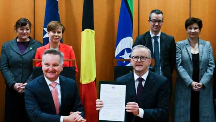 Australia's new government commits to reduce greenhouse emissions by 43%