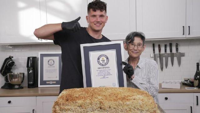 Watch: Chef duo cooks world’s largest chicken nugget, hits Guinness World Record Watch: Chef duo cooks world’s largest chicken nugget, hits Guinness World Record