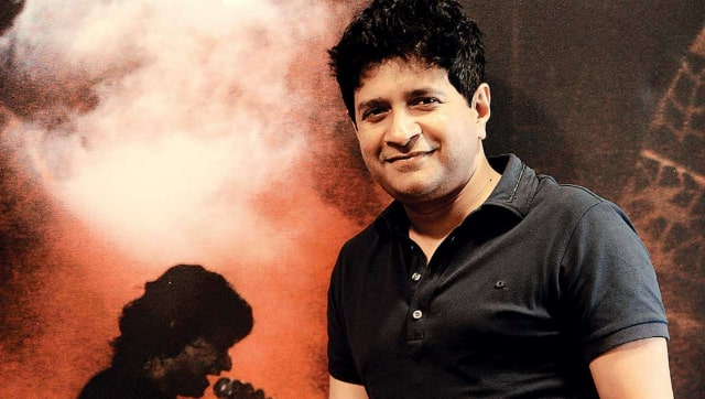 Videos show KK sweating badly at last concert, being rushed off-stage; watch Videos show KK sweating badly at last concert, being rushed off-stage; watch