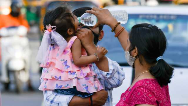 Heatwave makes a comeback in Delhi, 'yellow' alert issued as temperature soars to 45 degree Celsius Heatwave makes a comeback in Delhi, 'yellow' alert issued as temperature soars to 45 degree Celsius