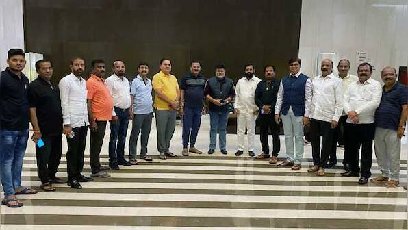 SC to hear Eknath Shinde, 15 MLAs' plea against disqualification notice; the latest on the Maharashtra crisis