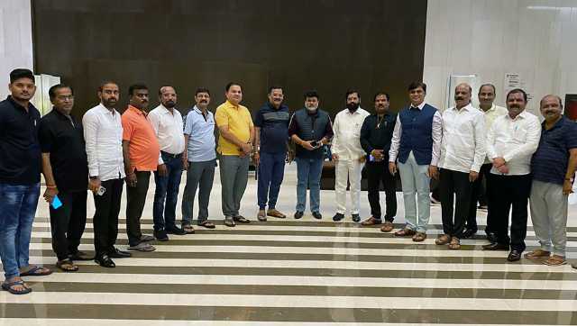 SC to hear Eknath Shinde, 15 MLAs' plea against disqualification notice; the latest on the Maharashtra crisis SC to hear Eknath Shinde, 15 MLAs' plea against disqualification notice; the latest on the Maharashtra crisis