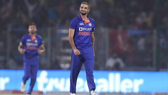 India vs South Africa: Harshal Patel and Bhuvneshwar Kumar leak runs at death, go for 44 in just two overs