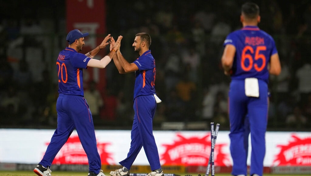 Watch: Harshal Patel bamboozles David Miller with a slower delivery Watch: Harshal Patel bamboozles David Miller with a slower delivery