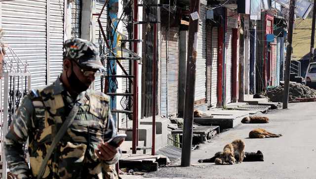 Jammu and Kashmir: Terrorists shoot policeman in Anantnag Jammu and Kashmir: Terrorists shoot policeman in Anantnag