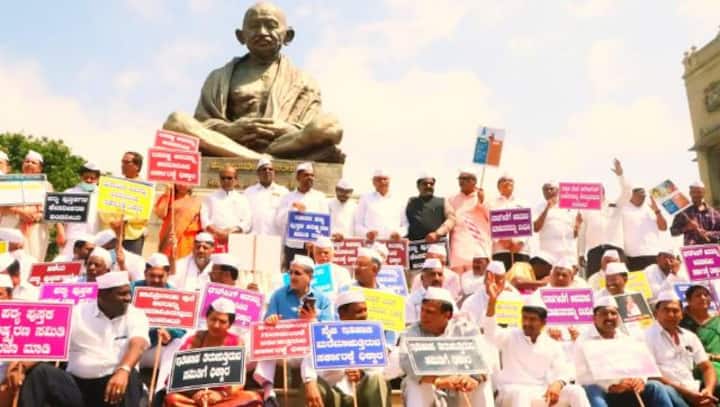Karnataka: Congress protests against revised textbooks, demands CM Basavaraj Bommai's resignation