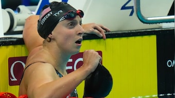 Katie Ledecky and Sarah Sjostrom extend their reigns in Swimming World Championships