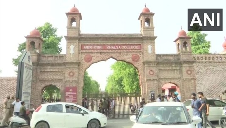 1 dead, another critical in clash outside Amritsar’s Khalsa College; Police call it 'routine crime'