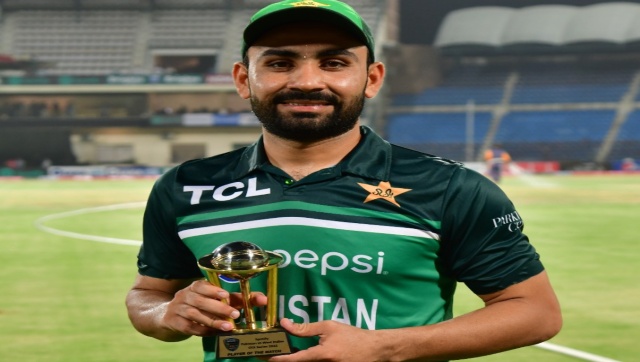 Watch: Babar Azam hands his Player of the Match award to Khushdil Shah, wins hearts Watch: Babar Azam hands his Player of the Match award to Khushdil Shah, wins hearts