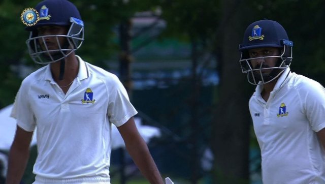 Ranji Trophy 2021-22: Rajat Patidar's unbeaten fifty puts Madhya Pradesh in driver's seat after Bengal concede lead Ranji Trophy 2021-22: Rajat Patidar's unbeaten fifty puts Madhya Pradesh in driver's seat after Bengal concede lead
