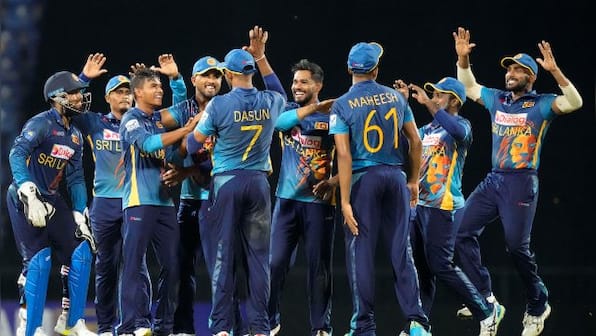 Sri Lanka vs Australia: Bowlers help hosts stun Aussies in rain-hit second ODI, level series 1-1