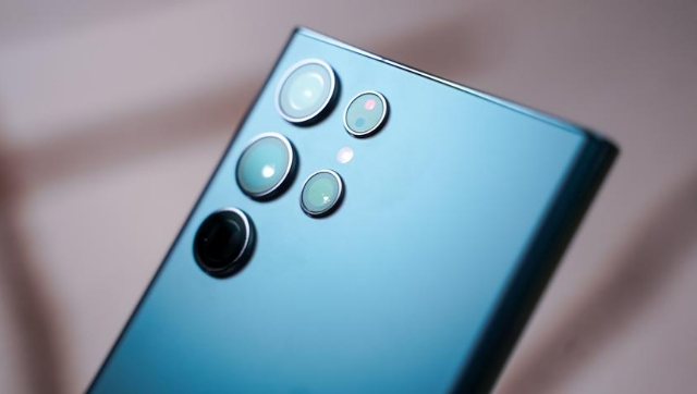 Samsung officially unveils their new 200MP smartphone camera sensor Samsung officially unveils their new 200MP smartphone camera sensor