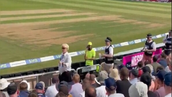 Watch: Man dressed as Boris Johnson entertains crowd during England vs New Zealand cricket match