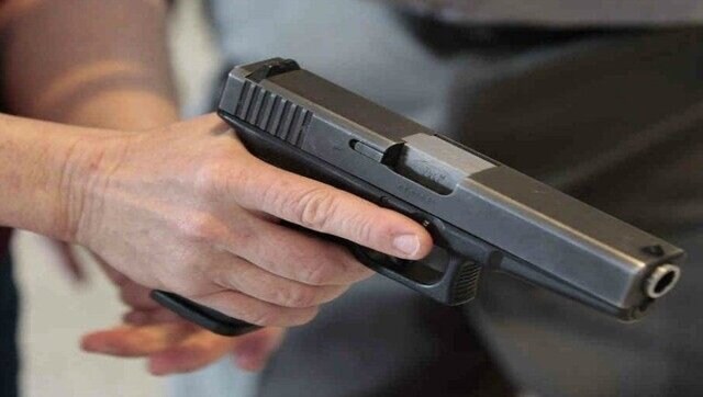 Madhya Pradesh: Cop shoots, injures woman colleague, kills self in Indore Madhya Pradesh: Cop shoots, injures woman colleague, kills self in Indore