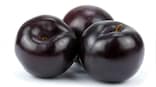 Here are some amazing health benefits of jamuns or black plums
