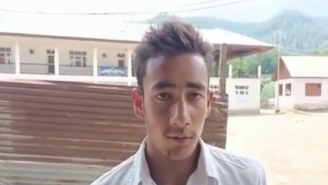 Jammu and Kashmir: Specially-abled boy walks to school on one leg in Handwara Jammu and Kashmir: Specially-abled boy walks to school on one leg in Handwara