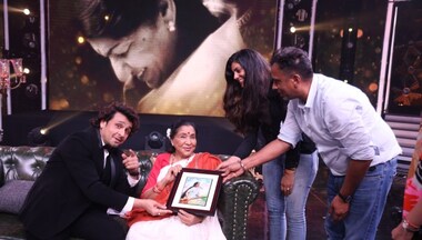 Naam Reh Jayegaa: Asha Bhosle pays melodious tribute to elder sister Lata Mangeshkar on Gajendra Singh’s musical show