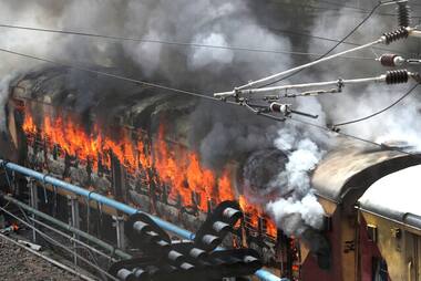 Anti-Agnipath stir: One killed in Telangana as violence grips multiple states; Bihar suspends internet in 12 districts