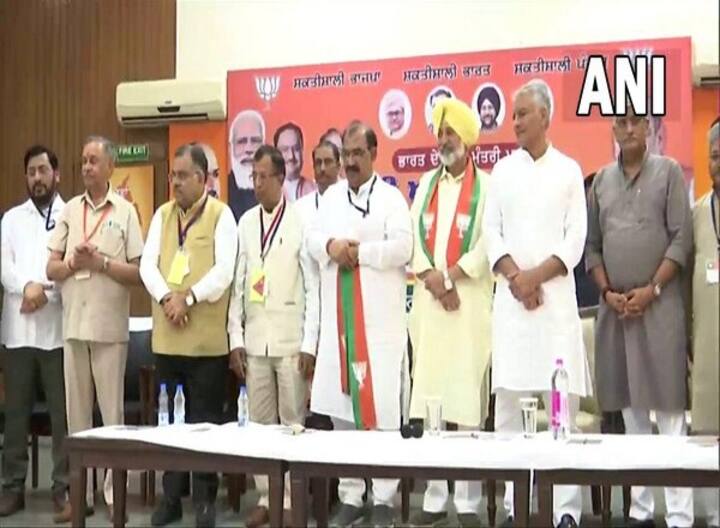 Punjab: Seven Congress, 2 Akali Dal leaders join BJP during Amit Shah's visit