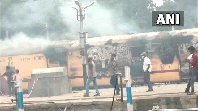 Anti-Agnipath stir: One killed in Telangana as violence continues in multiple states; Bihar deputy CM's house attacked Anti-Agnipath stir: One killed in Telangana as violence continues in multiple states; Bihar deputy CM's house attacked