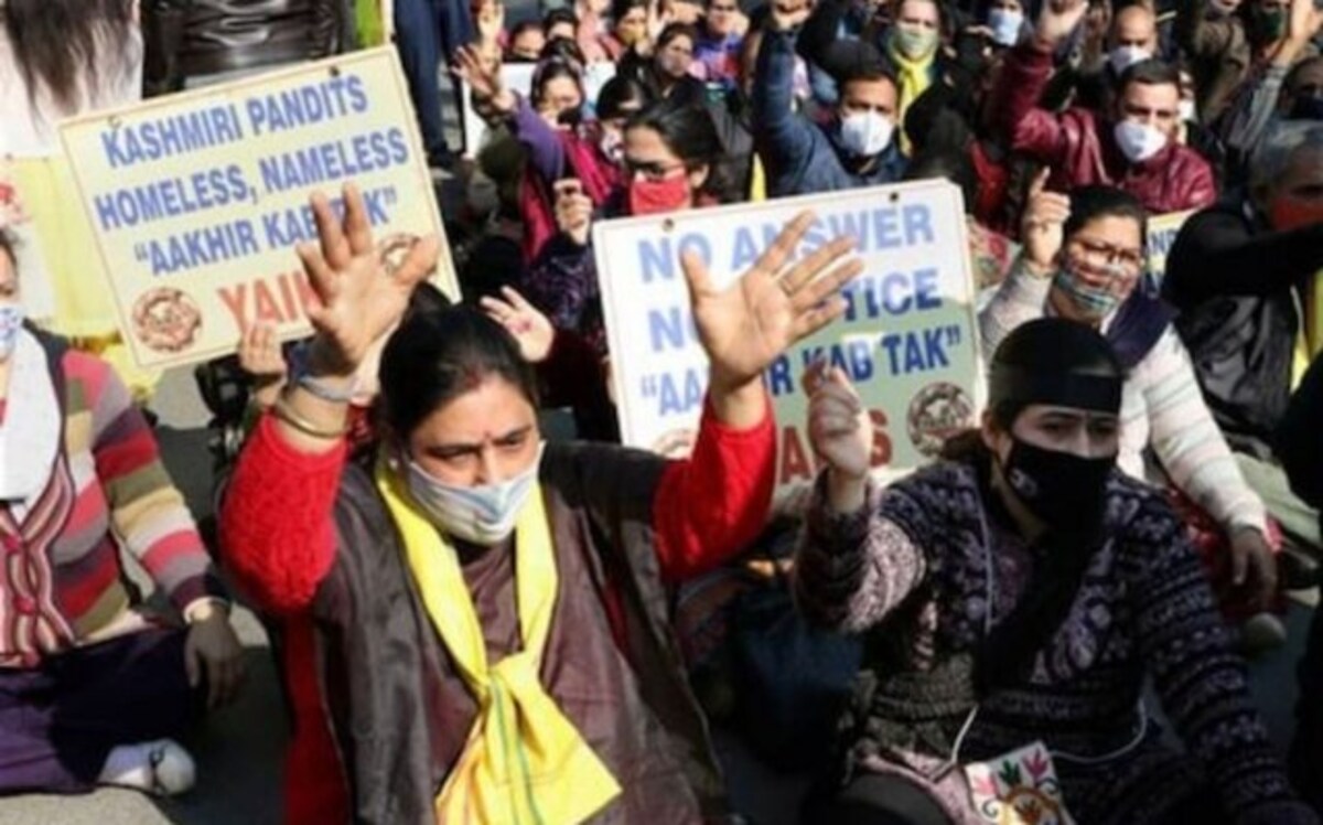 Kashmiri Pandit employees prepare to leave valley en masse as targeted killings continue