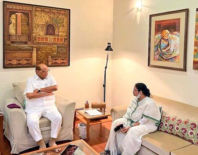 Sharad Pawar and Mamata Banerjee met in Delhi on 14 June, 2022. Twitter/PawarSpeaks