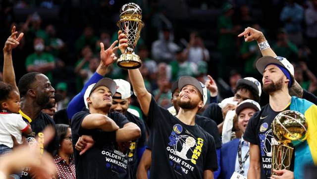 Stephen Curry, Warriors celebrate championship, beat Lakers